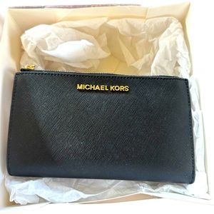 Michael Kors Wrist Purse